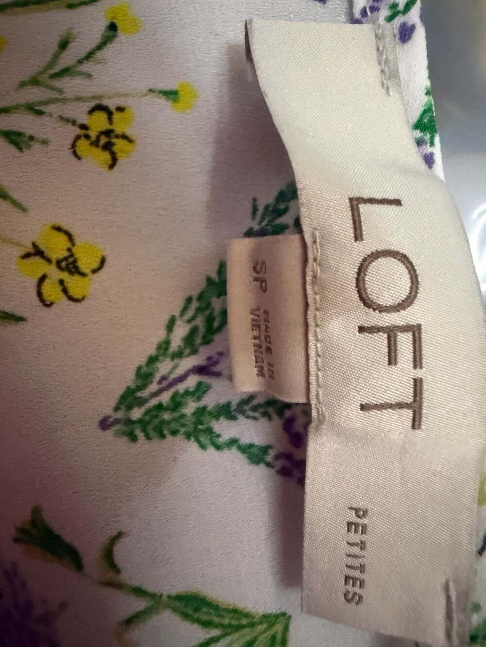 LOFT Petites Floral Print V-Neck Sleeveless Blouse Size SP - Picture 4 of 6